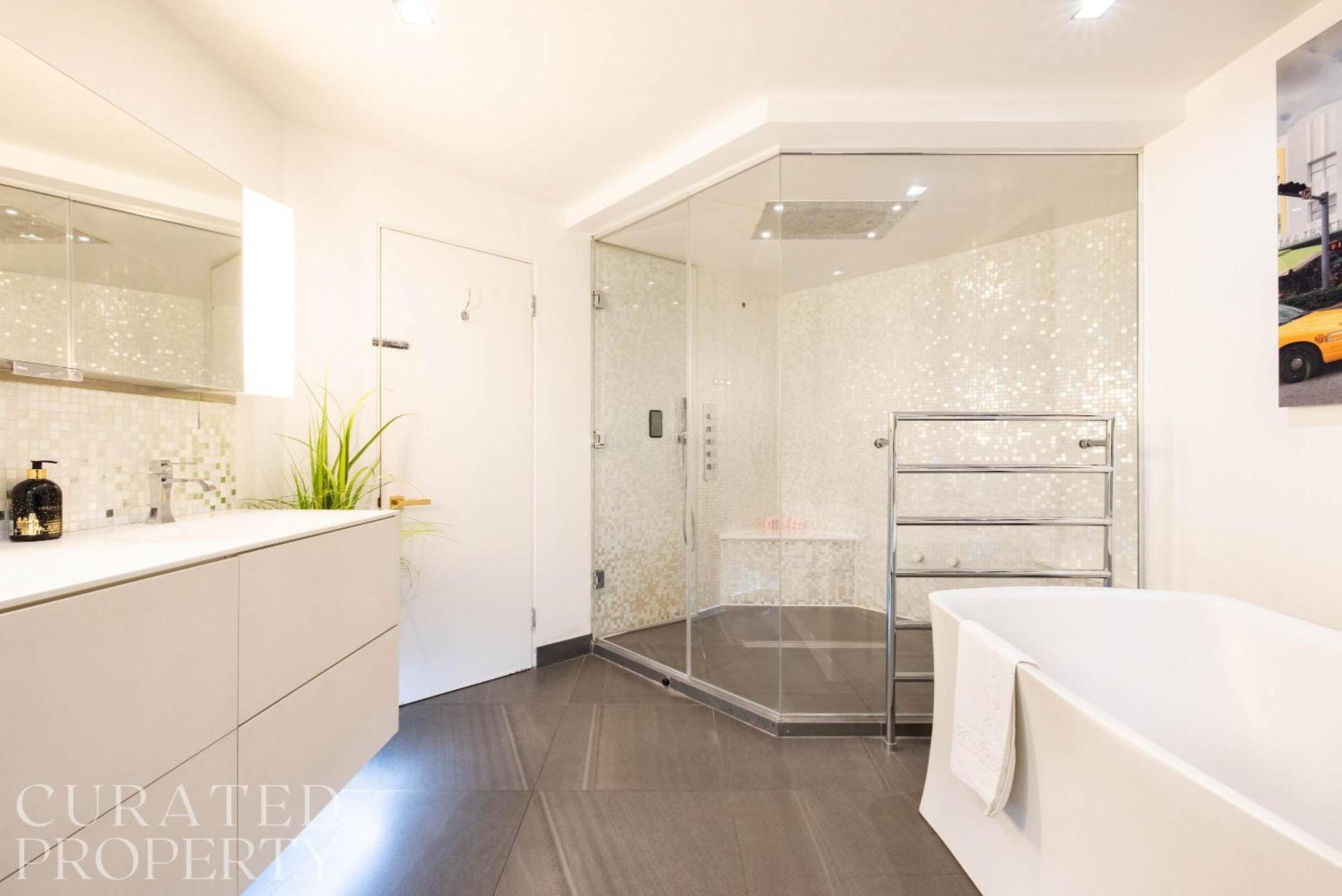 Amazingly Luxurious Loft Apartment, Soho - 3 Bedrooms, 2 Bath & Office Londýn Exteriér fotografie